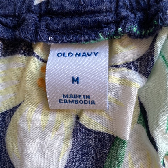 Off-the-shoulder Floral Top - Navy, White, Yellow, Green… - Picture 4 of 4